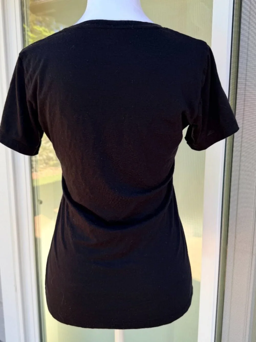 Ridge Merino Women's Wander V-Neck T-Shirt - Small - Black - Picture 4 of 7